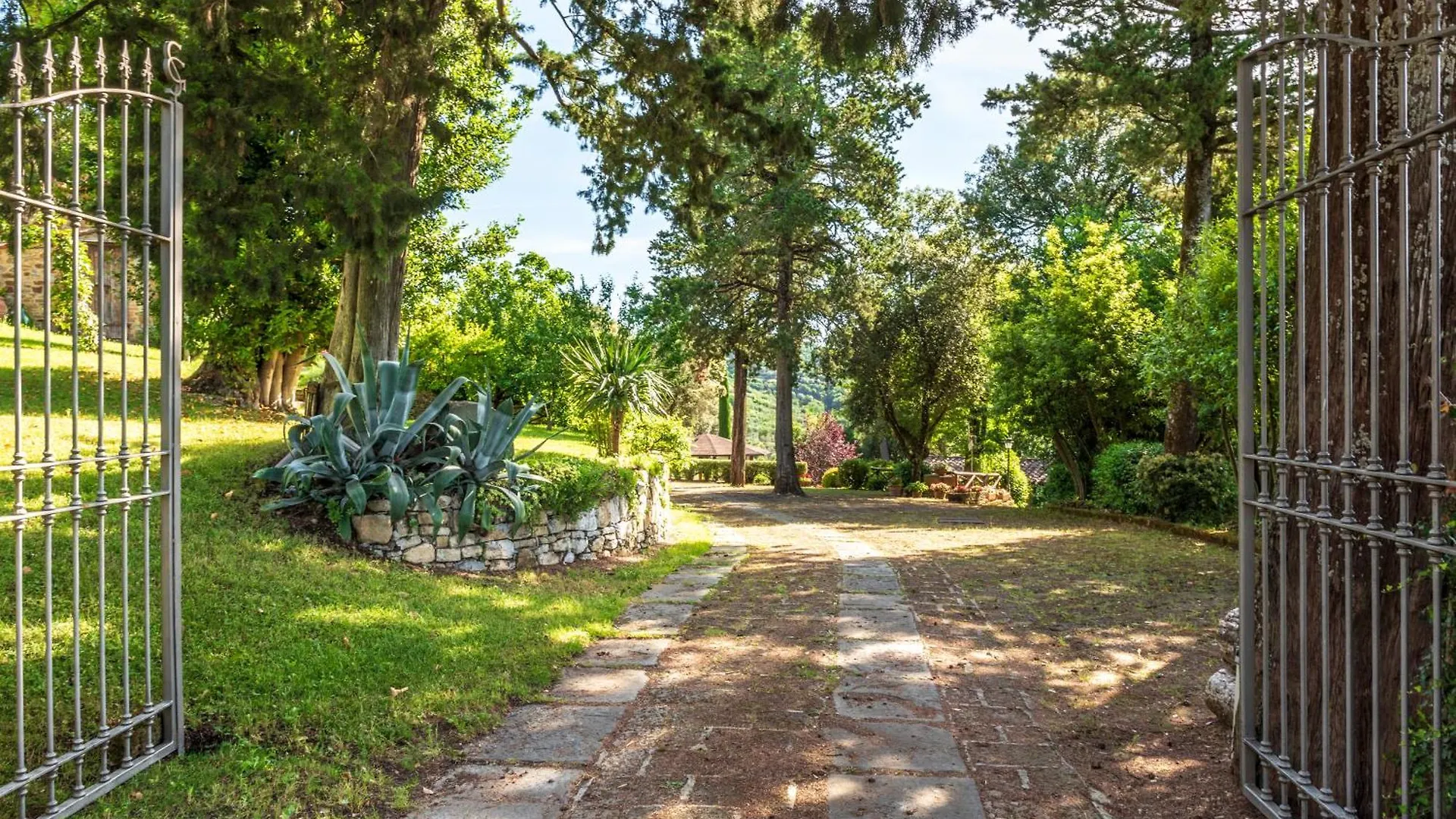 ****  Castelletto Di Montebenichi Aparthotel Monte Benichi Italy